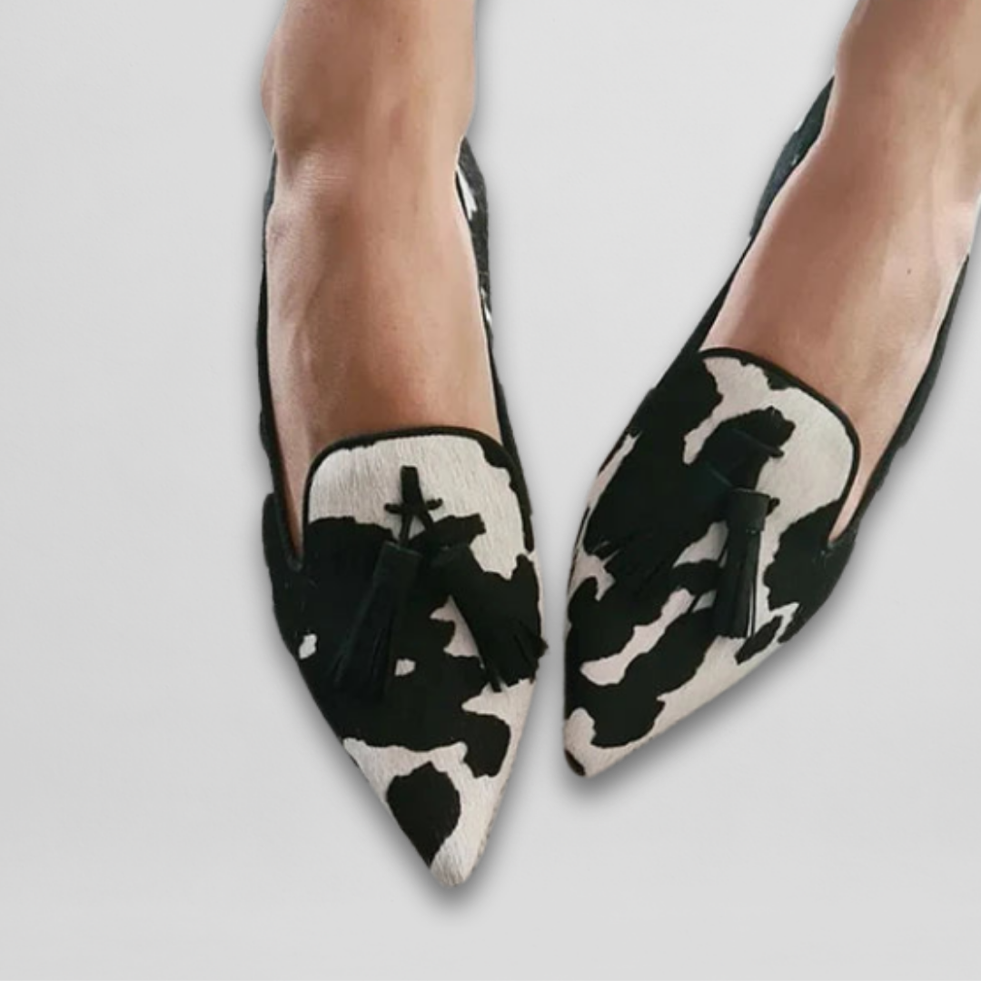 Taszellique – bojtokkal díszített elegáns statement loafer