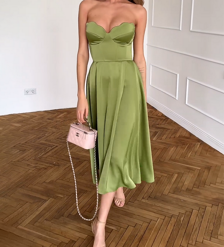 Lóra – elegáns pánt nélküli midi ruha